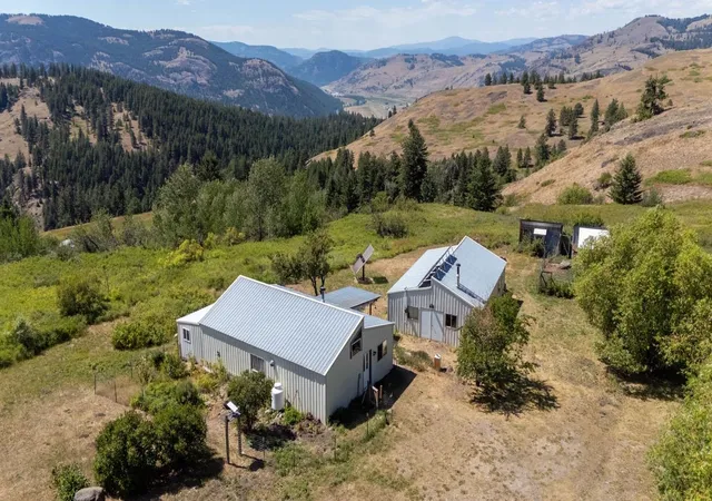 Homes for sale in Curlew, WA | 253 White Mountain Rd, Curlew, WA 99118 | MLS# 202615722