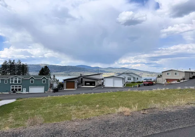 Homes for sale in Seven Bays, WA | 3317 Roosevelt Dr, Seven Bays, WA 99122 | MLS# 202615735