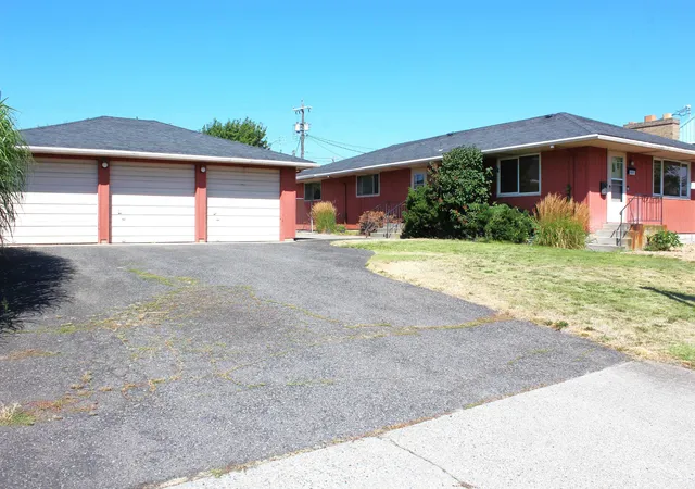 1st image of 627 N Madelia St, Spokane, WA 99202 | MLS# 202615737