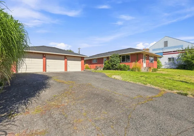 Photo 1 of Single family home for sale at 627 N Madelia St, Spokane, WA 99202 | MLS# 202615737 | Listing updated on 2026-09-07