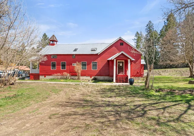 Homes for sale in Chewelah, WA | 1696D Blue Creek Rd, Chewelah, WA 99109 | MLS# 202615749