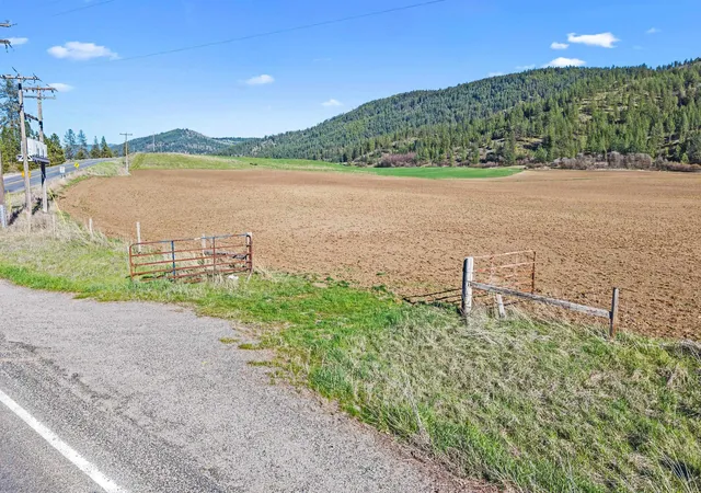 Homes for sale in Hunters, WA | 37xx Cedonia  Addy Rd, Hunters, WA 99137 | MLS# 202615757