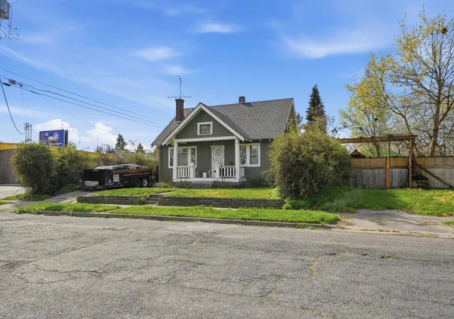 Homes for sale in Spokane, WA | 1017 W Dalton Ave, Spokane, WA 99205 | MLS# 202615825