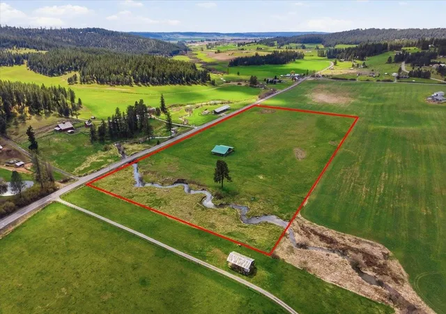 3rd image of 13711 E Mt Spokane Park Dr, Mead, WA 99021 | MLS# 202615855