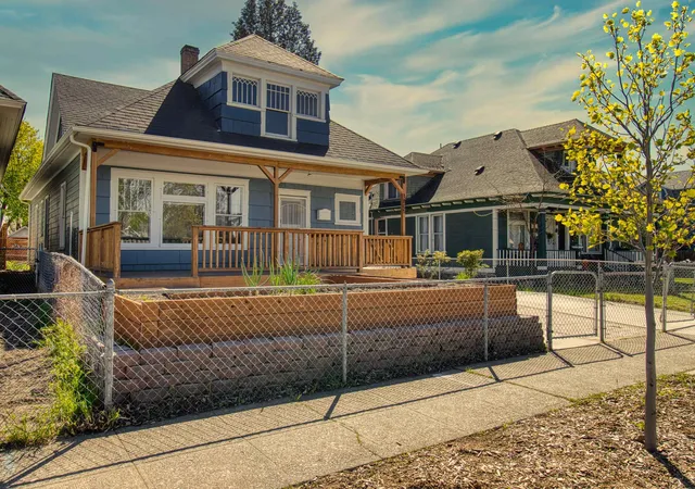 Homes for sale in Spokane, WA | 1805 W Gardner Ave, Spokane, WA 99201 | MLS# 202615871