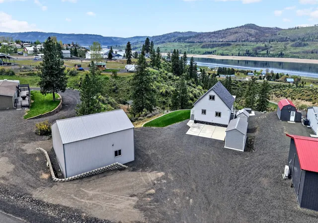 Homes for sale in Deer Meadows, WA | 42325 N Doe Rd, Deer Meadows, WA 99122 | MLS# 202615874