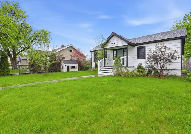 Photo 3 of Single family home for sale at 4807 N Howard St, Spokane, WA 99205 | MLS# 202616006 | Listing updated on 2026-04-30