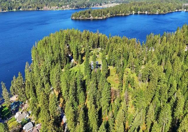 Photo 2 of Single family home for sale at 13118 Ne Newman Lake Rd, Newman Lake, WA 99025 | MLS# 202616024 | Listing updated on 2026-08-22