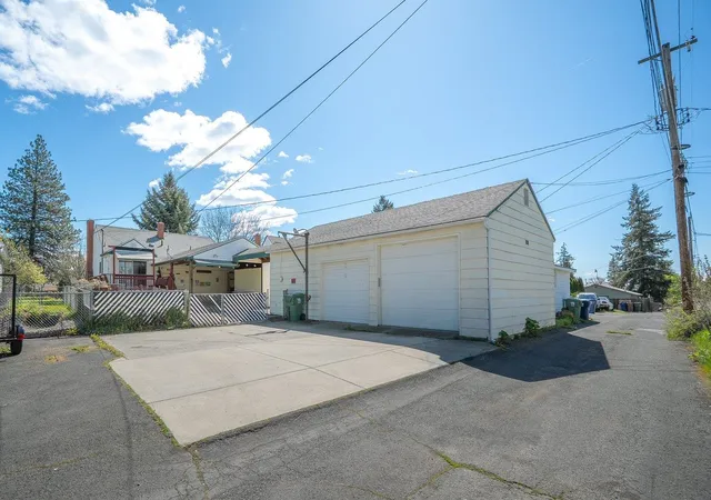 Homes for sale in Spokane, WA | 4011 N Hawthorne St, Spokane, WA 99205 | MLS# 202616079