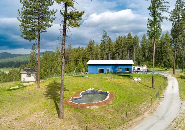 Photo 2 of Single family home for sale at 2559 United Copper Mine Rd, Chewelah, WA 99109 | MLS# 202616197 | Listing updated on 2026-10-27