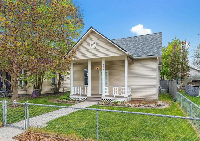 Homes for sale in Spokane, WA | 2603 E W Mallon Ave, Spokane, WA 99201 | MLS# 202616243