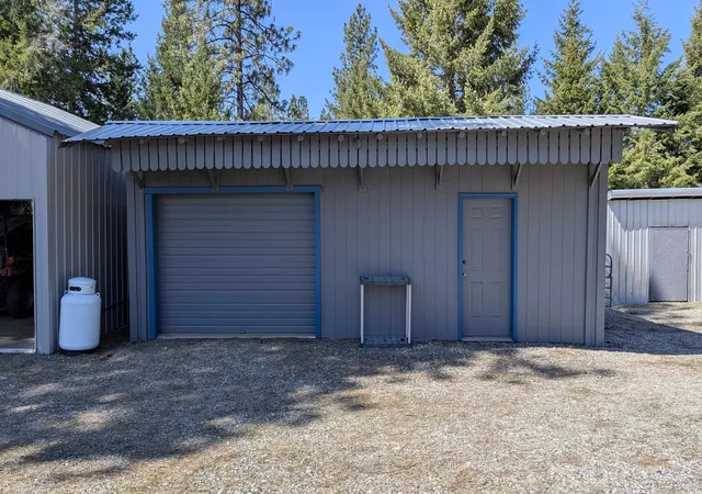 Homes for sale in Chattaroy, WA | 4807 E Chatteroy Rd, Chattaroy, WA 99003 | MLS# 202616387