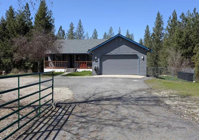 Homes for sale in Chattaroy, WA | 4807 E Chatteroy Rd, Chattaroy, WA 99003 | MLS# 202616387