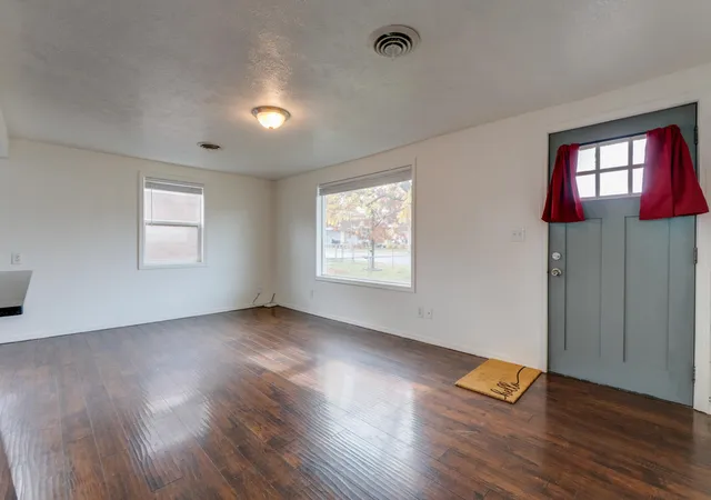 Homes for sale in Spokane, WA | 6116 N Astor St, Spokane, WA 99207 | MLS# 202616431