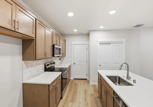 Photo 4 of Single family home for sale at 417 N Viewmont Ct, Greenacres, WA 99016 | MLS# 202616635 | Listing updated on 2026-09-16