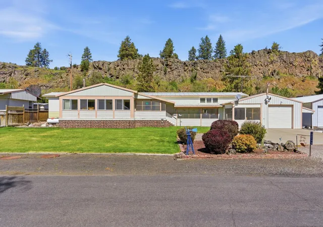 1st image of 19014 W Bunker Rd, Cheney, WA 99004 | MLS# 202616675