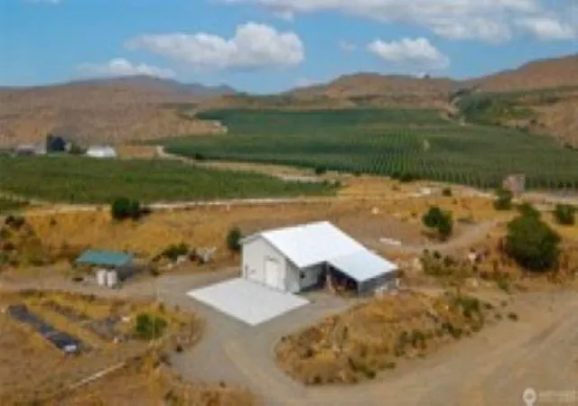 2nd image of 385 Hwy 153, Pateros, WA 98846 | MLS# 202616713