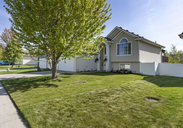 3rd image of 9008 N Oak St, Spokane, WA 99208 | MLS# 202616747