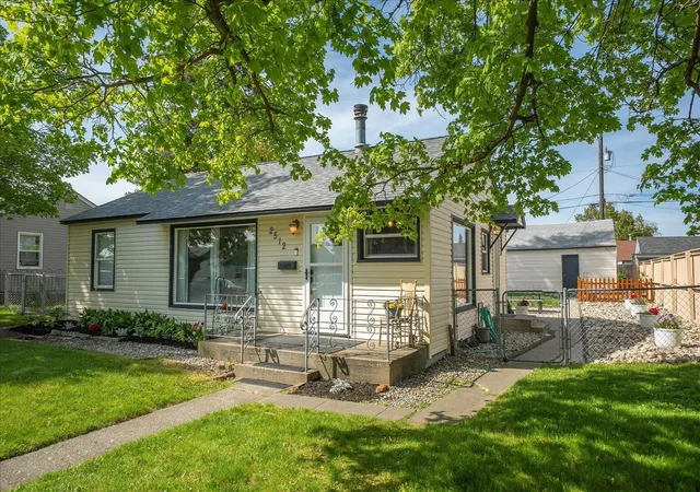 Homes for sale in Spokane, WA | 2512 W Olympic Ave, Spokane, WA 99205 | MLS# 202616762