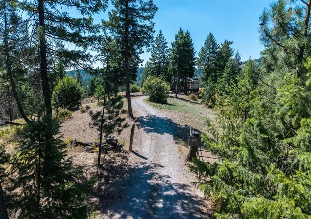 2nd image of 42484 Mt Moriah Wy, Loon Lake, WA 99148 | MLS# 202616784