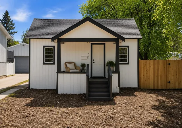 Photo 3 of Single family home for sale at 1412 E 36th Avenue, Spokane, WA 99203 | MLS# 202616817 | Listing updated on 2026-09-01