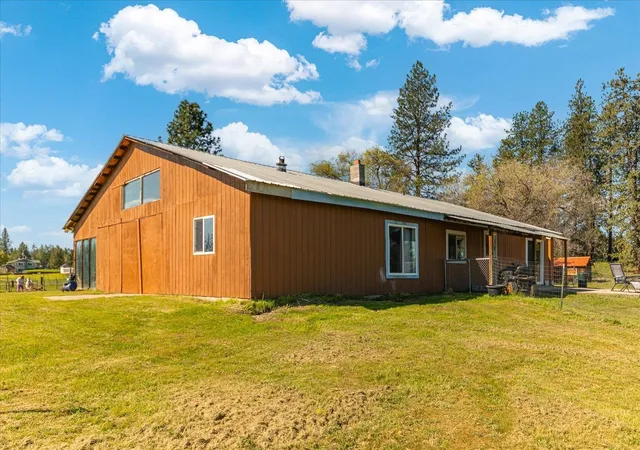 Homes for sale in Chattaroy, WA | 32604 N Elk Chattaroy Rd Rd, Chattaroy, WA 99003 | MLS# 202616842