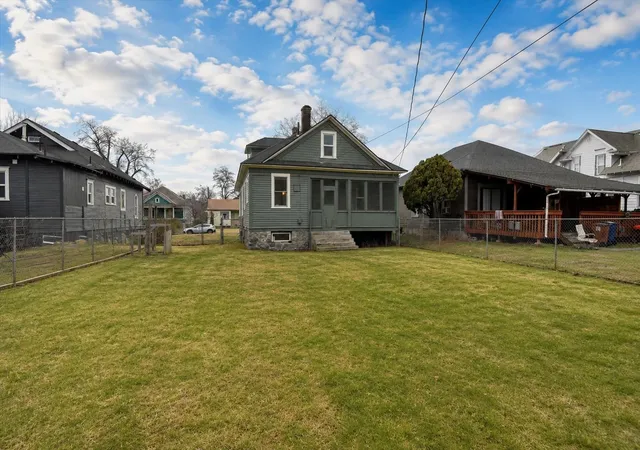 Homes for sale in Spokane, WA | 1011 E Augusta Ave, Spokane, WA 99207 | MLS# 202616854