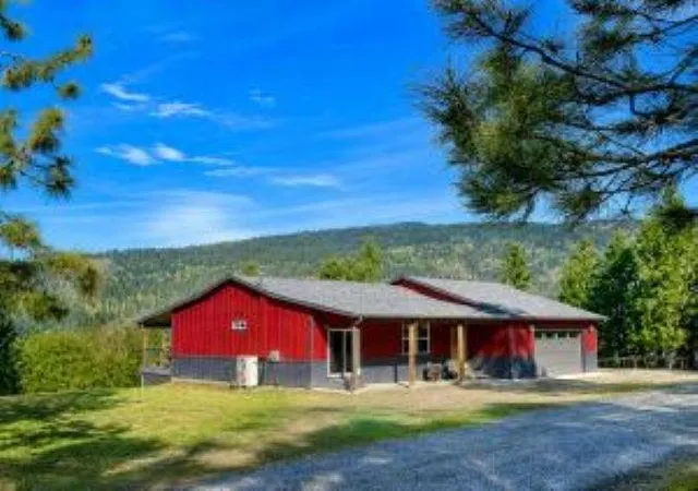 Photo 3 of Single family home for sale at 1420 Sherman View Way, Kettle Falls, WA 99141 | MLS# 202616943 | Listing updated on 2026-09-25