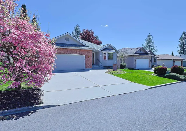Photo 3 of Sale Pending at 9803 N Comanche Dr, Spokane, WA 99208 | MLS# 202616992 | Listing updated on 2026-08-19