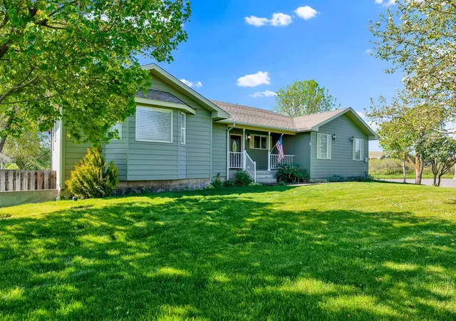 1st image of 601 Tomeo Ct, Saint John, WA 99171 | MLS# 202617029