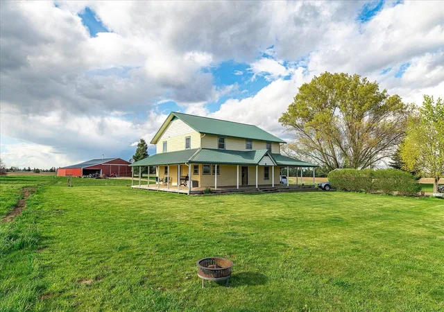 Photo 3 of Sale Pending at 6810 W Wild Rose Rd, Deer Park, WA 99006 | MLS# 202617101 | Listing updated on 2026-08-24