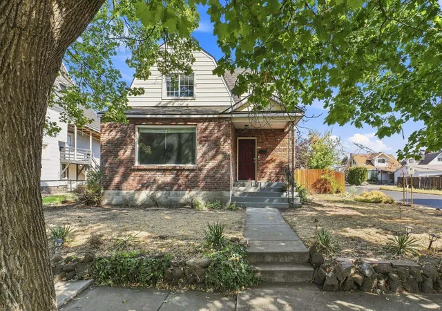 Photo 2 of Single family home for sale at 947 E Ermina Ave, Spokane, WA 99207 | MLS# 202617159 | Listing updated on 2026-09-19