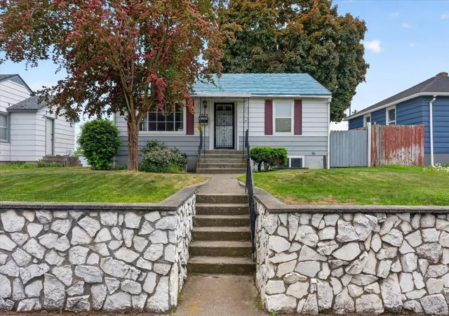 Homes for sale in Spokane, WA | 2223 W Broad Ave, Spokane, WA 99205 | MLS# 202617188
