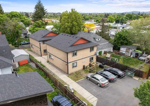Homes for sale in Spokane, WA | 1023 1025 W Knox Ave, Spokane, WA 99205 | MLS# 202617221
