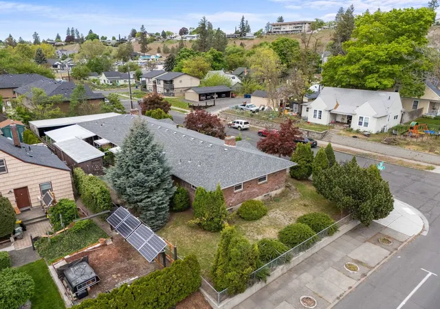 Homes for sale in Spokane, WA | 805 W Alice Ave, Spokane, WA 99205 | MLS# 202617223