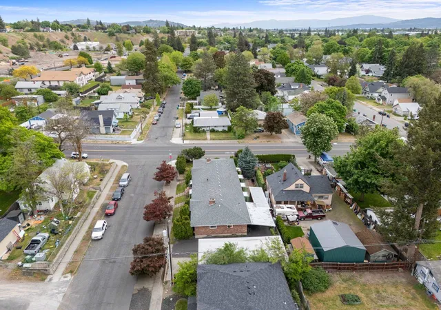 39th image of 805 W Alice Ave, Spokane, WA 99205 | MLS# 202617223