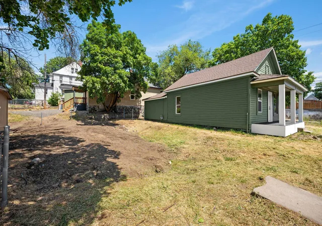 Homes for sale in Spokane, WA | 1606 W Maxwell Ave, Spokane, WA 99201 | MLS# 202617235