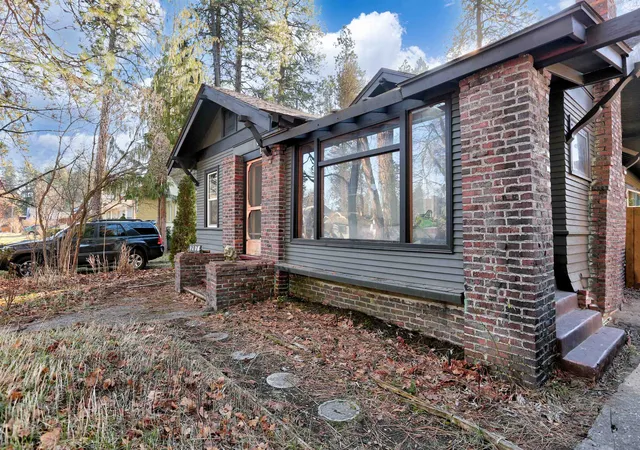 Photo 2 of Sale Pending at 207 W 24th Avenue, Spokane, WA 99203 | MLS# 202617236 | Listing updated on 2026-10-07
