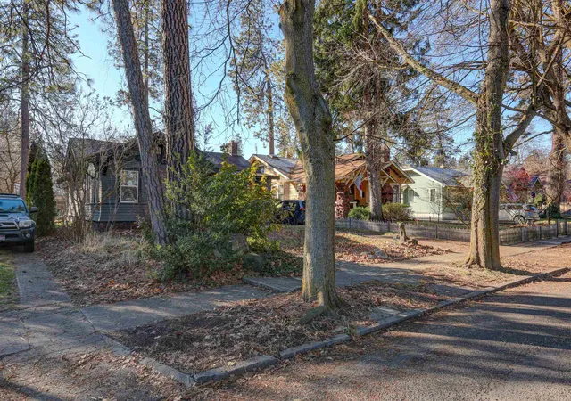Photo 3 of Sale Pending at 207 W 24th Avenue, Spokane, WA 99203 | MLS# 202617236 | Listing updated on 2026-10-07