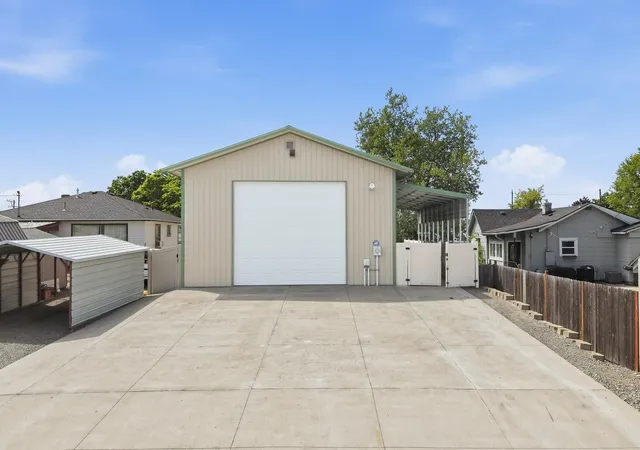 Homes for sale in Spokane, WA | 4218 N Maple St, Spokane, WA 99205 | MLS# 202617280