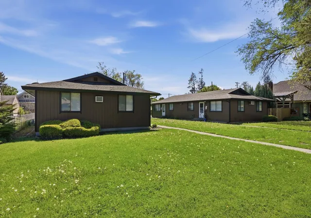 Homes for sale in Spokane, WA | 1511-1517 W Euclid Ave, Spokane, WA 99205 | MLS# 202617283