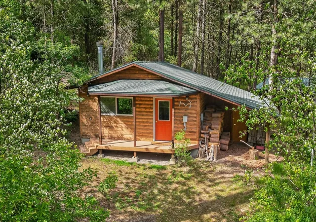 Homes for sale in Kettle Falls, WA | 59 Bisbee Creek Ln, Kettle Falls, WA 99141 | MLS# 202617287