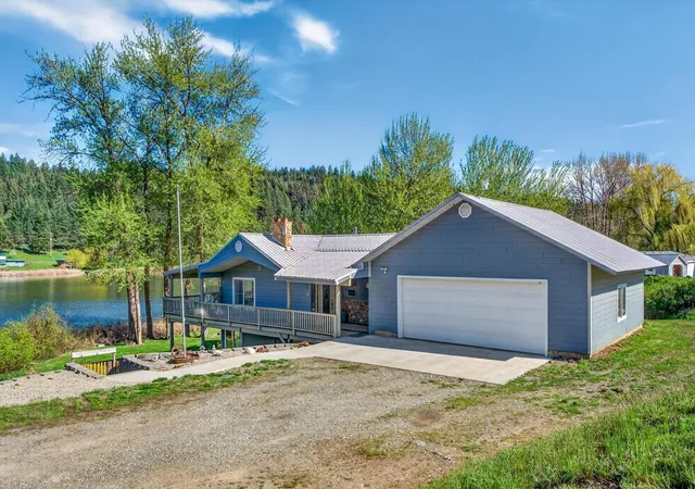 Photo 1 of Single family home for sale at 927 Mission Lake Rd, Kettle Falls, WA 99141 | MLS# 202617292 | Listing updated on 2026-06-17