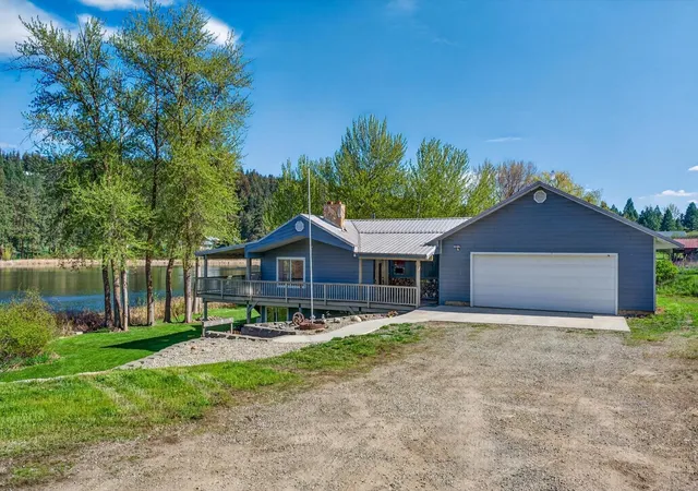 Photo 2 of Single family home for sale at 927 Mission Lake Rd, Kettle Falls, WA 99141 | MLS# 202617292 | Listing updated on 2026-06-17