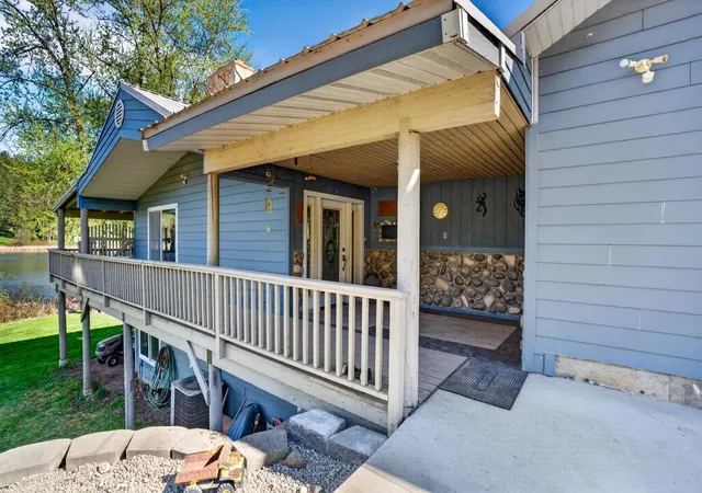 Photo 3 of Single family home for sale at 927 Mission Lake Rd, Kettle Falls, WA 99141 | MLS# 202617292 | Listing updated on 2026-06-17