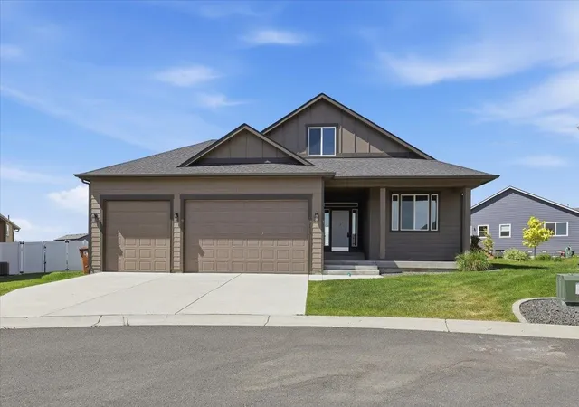 Homes for sale in Spokane, WA | 1613 W Lavender Ct, Spokane, WA 99208 | MLS# 202617437