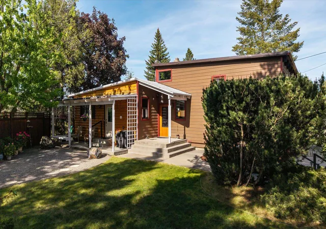 1st image of 3116 E Center Rd, Mead, WA 99021 | MLS# 202617499