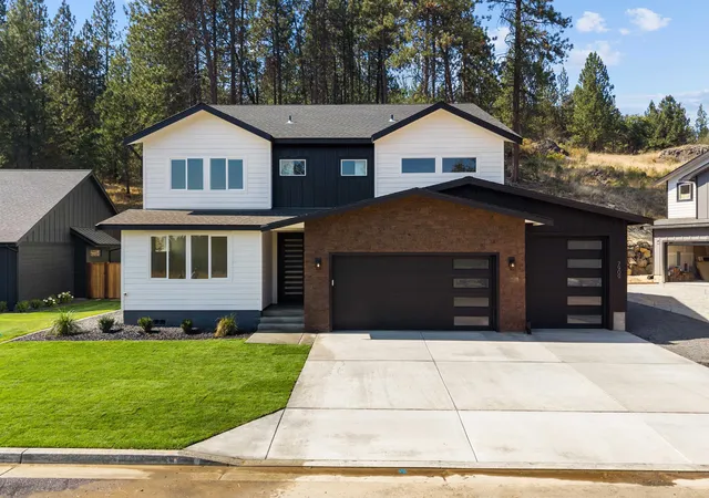 Photo 1 of Single family home for sale at 7909 N Jefferson Dr, Spokane, WA 99208 | MLS# 202617541 | Listing updated on 2026-09-17