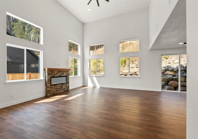 Photo 1 of Single family home for sale at 7909 N Jefferson Dr, Spokane, WA 99208 | MLS# 202617541 | Listing updated on 2026-08-25