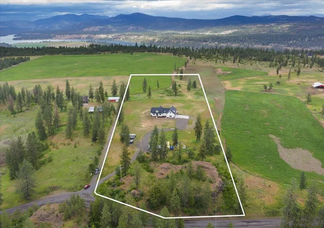Photo 1 of Single family home for sale at 14506 W Pine Blf Rd, Nine Mile Falls, WA 99026 | MLS# 202617566 | Listing updated on 2026-10-21